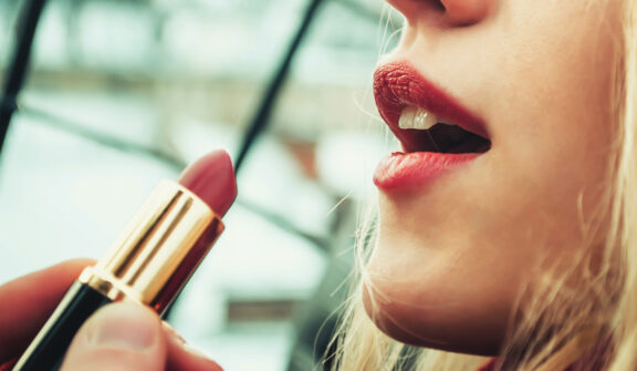 best nontoxic lipstick for fall